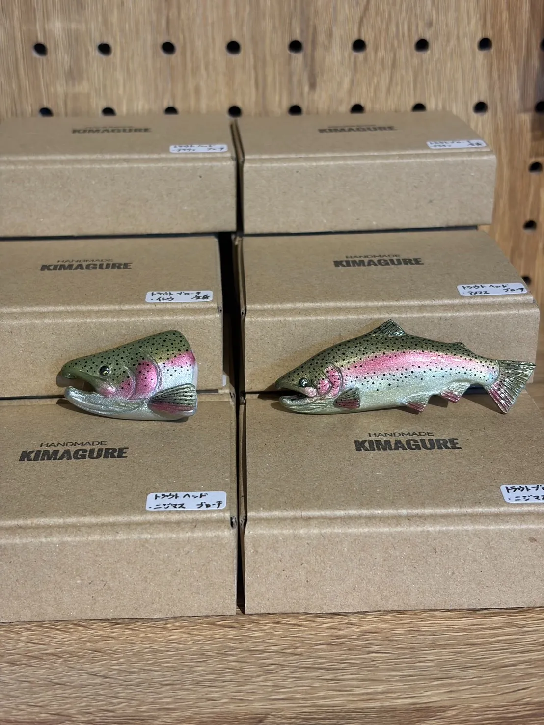 【新入荷&オーダー開始】世界に一つだけのグリップと、北海道のトラウトブローチ
